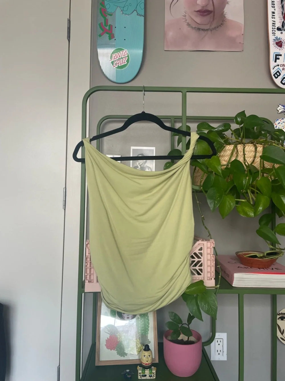 A&F Asymmetrical Twist Top - Pale Green - Picture 7 of 7